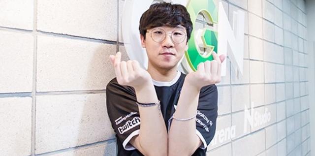 在接受采访 在接受采访