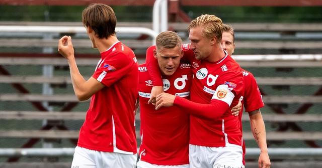 高背靠背次 高背靠背次